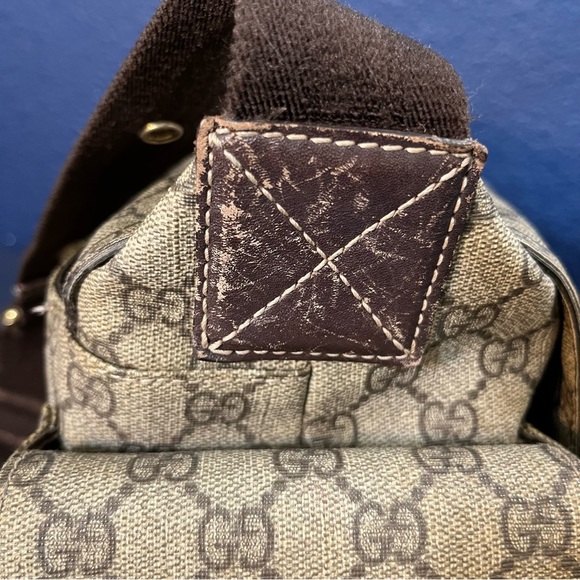 GUCCI GG Supreme Canvas Diaper Bag - Picture 12 of 16